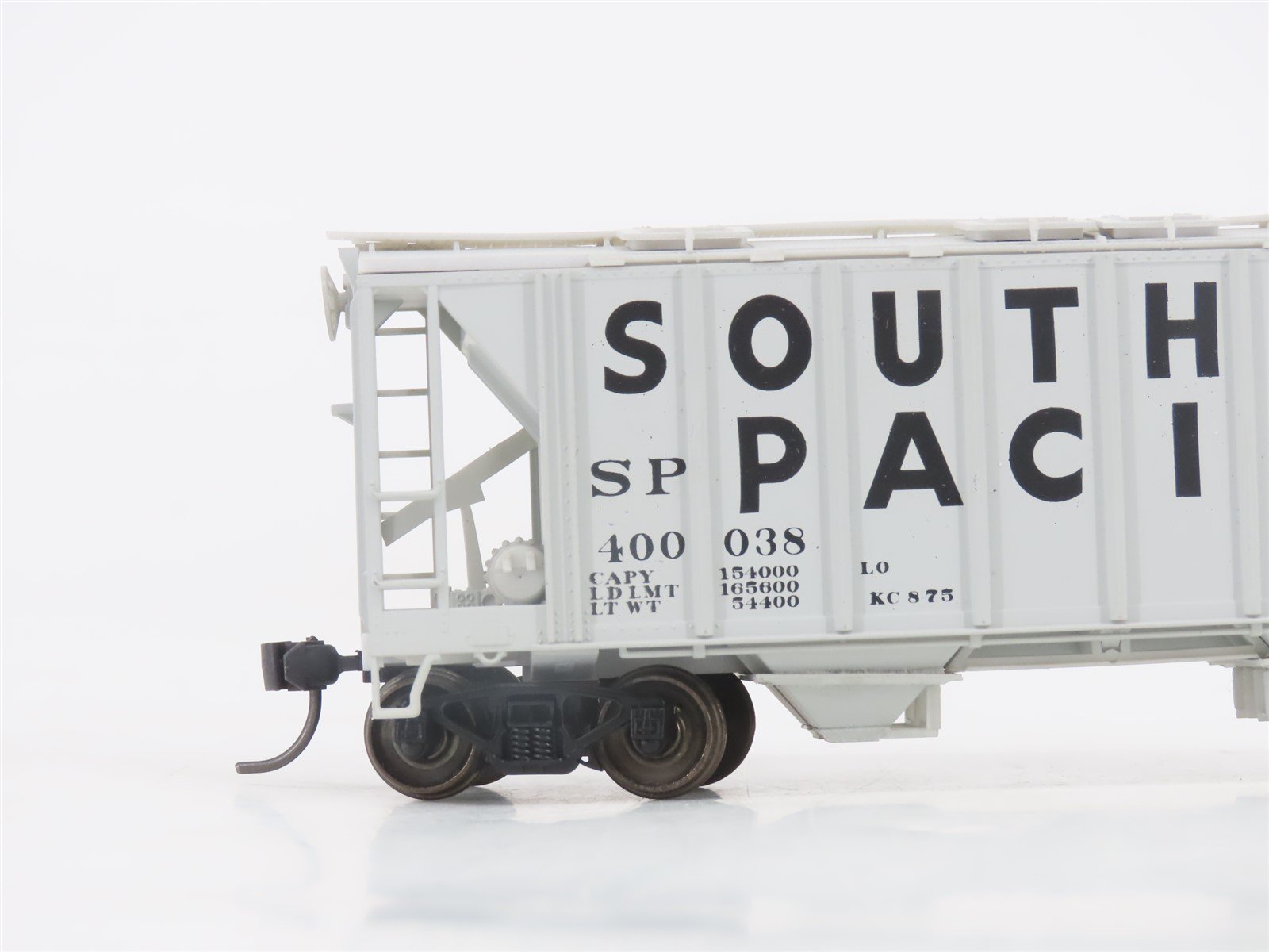 HO Scale Bowser 56136 SP Southern Pacific 2-Bay Covered Hopper #400038 -Upgraded