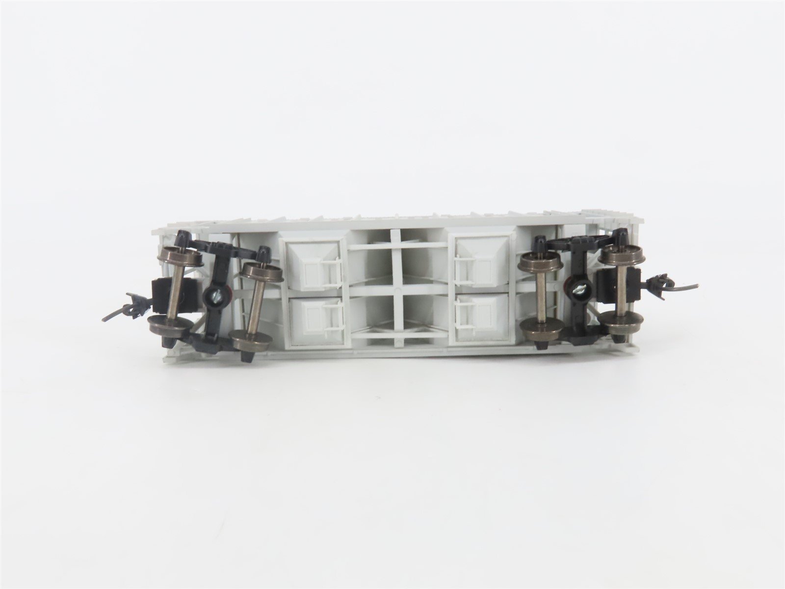 HO Scale Bowser 56136 SP Southern Pacific 2-Bay Covered Hopper #400038 -Upgraded