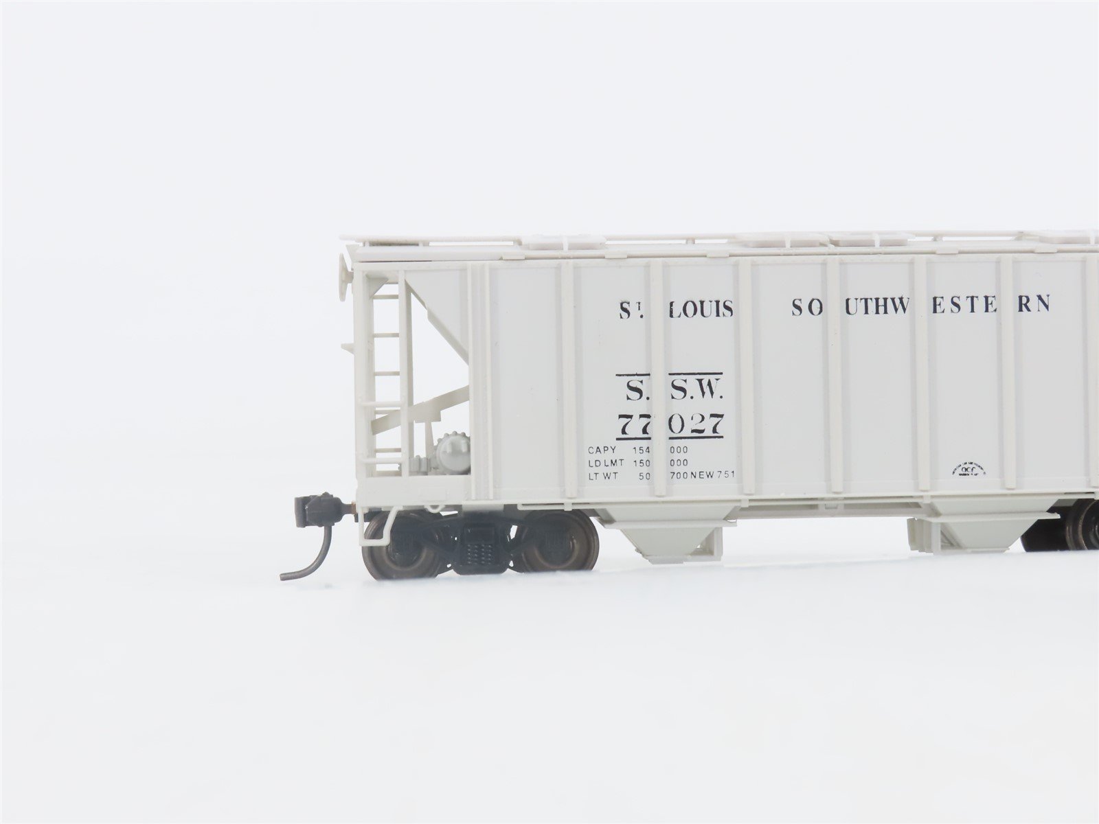 HO Scale Bowser 56110 SSW Cotton Belt 2-Bay Covered Hopper #77027 -Upgraded