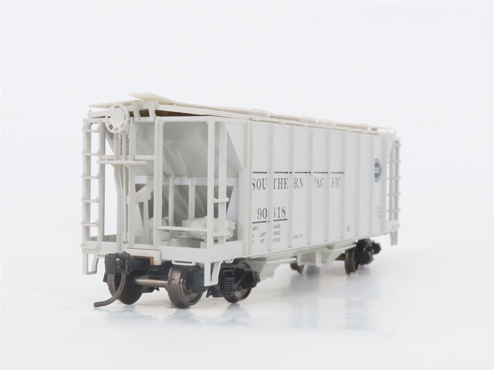 HO Scale Bowser 56109 SP Southern Pacific 2-Bay Covered Hopper #90618 -Upgraded