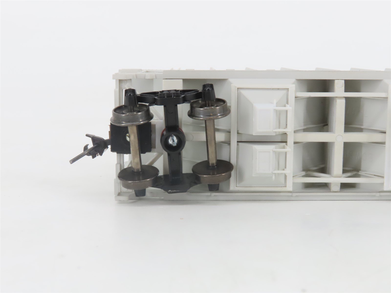 HO Scale Bowser 56109 SP Southern Pacific 2-Bay Covered Hopper #90618 -Upgraded