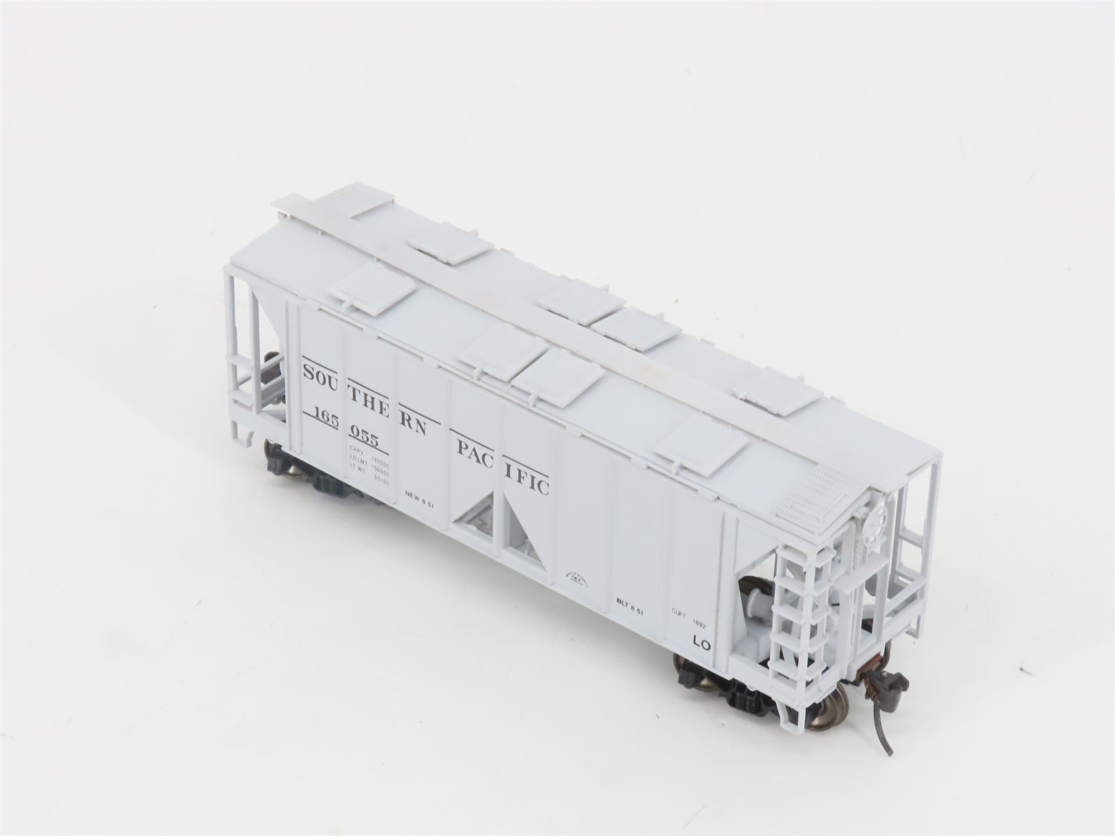 HO Scale Bowser 55800 SP Southern Pacific 2-Bay Covered Hopper #165055 -Upgraded
