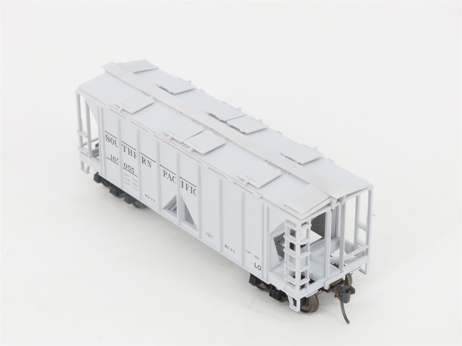 HO Scale Bowser 55800 SP Southern Pacific 2-Bay Covered Hopper #165055 -Upgraded