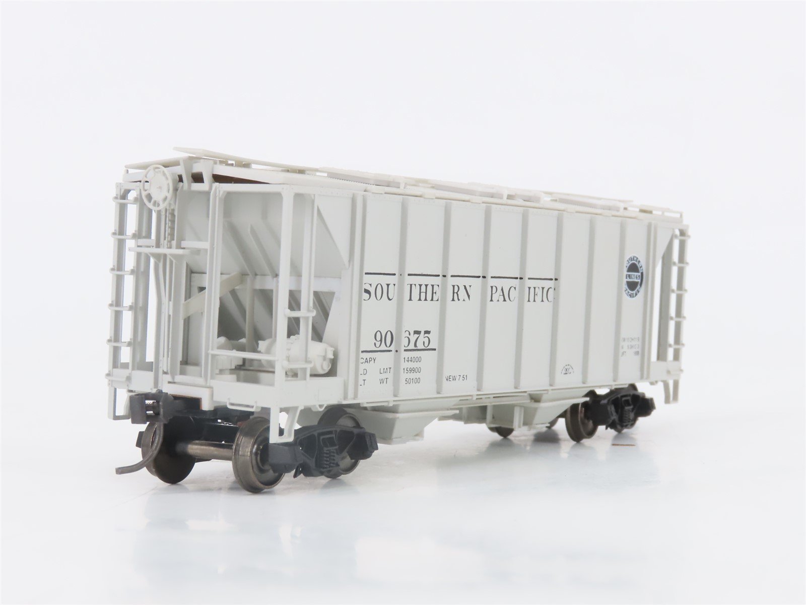HO Scale Bowser 56109 SP Southern Pacific 2-Bay Covered Hopper #90675 -Upgraded