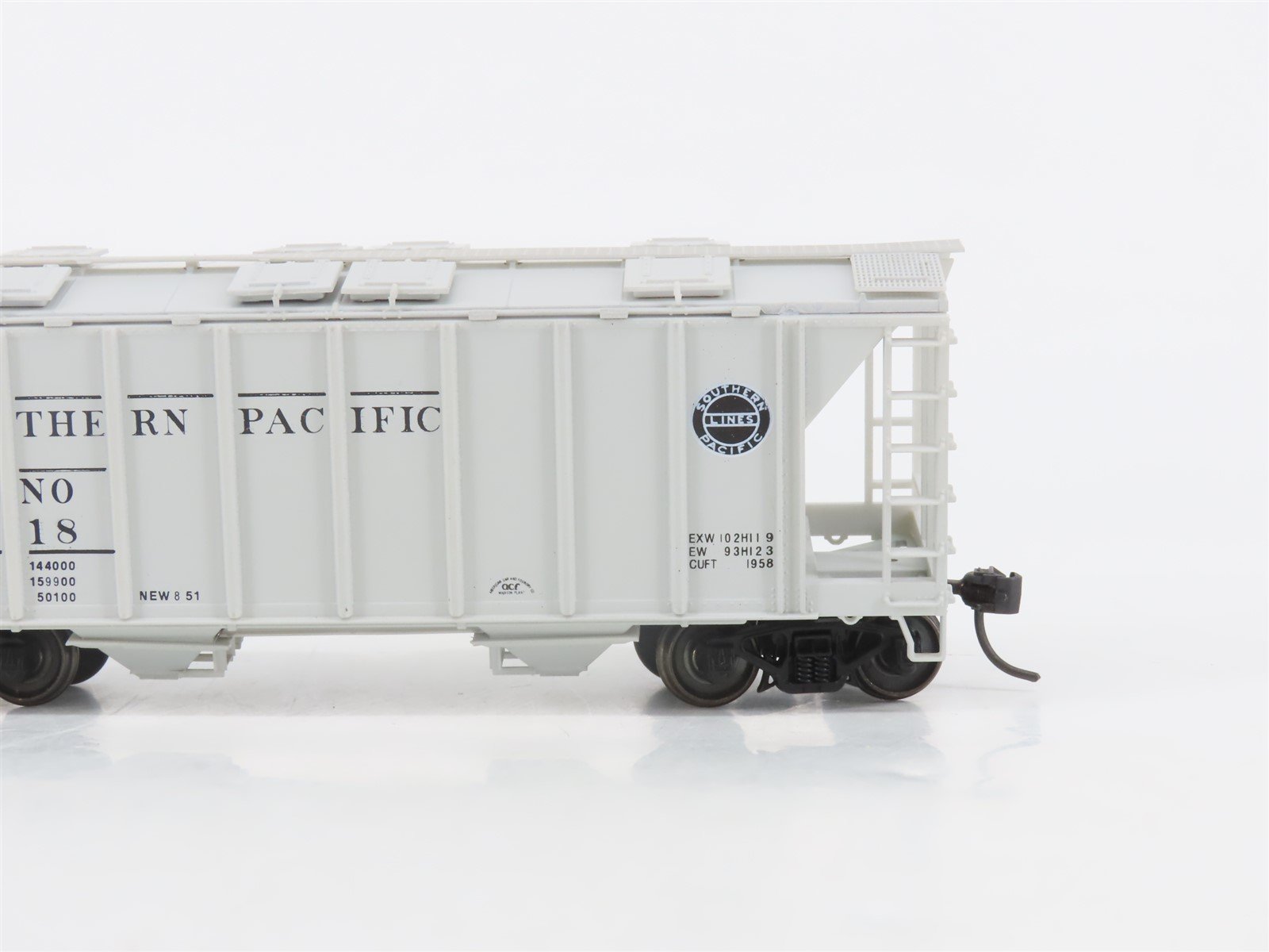 HO Bowser 56125 T&NO SP Southern Pacific 2-Bay Covered Hopper #3918 -Upgraded