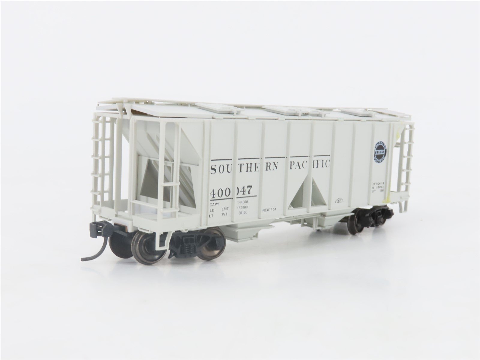 HO Scale Bowser 55801 SP Southern Pacific 2-Bay Covered Hopper #400047 -Upgraded