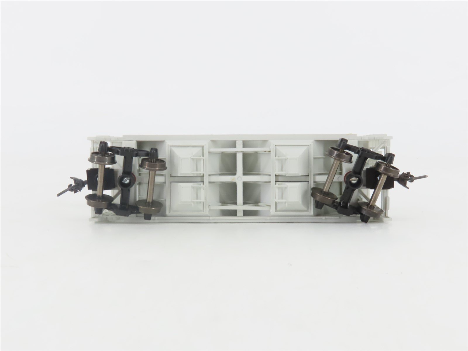 HO Scale Bowser 55801 SP Southern Pacific 2-Bay Covered Hopper #400047 -Upgraded