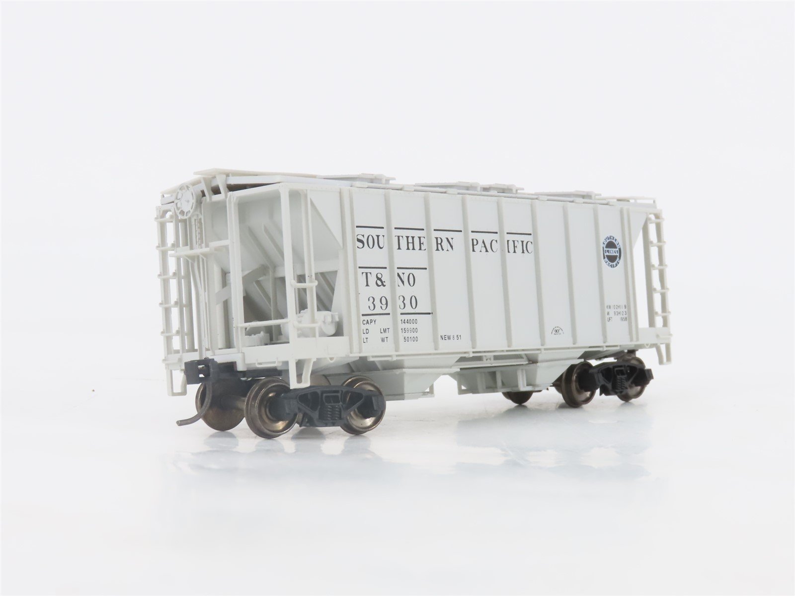 HO Bowser 56125 T&NO SP Southern Pacific 2-Bay Covered Hopper #3930 - Upgraded