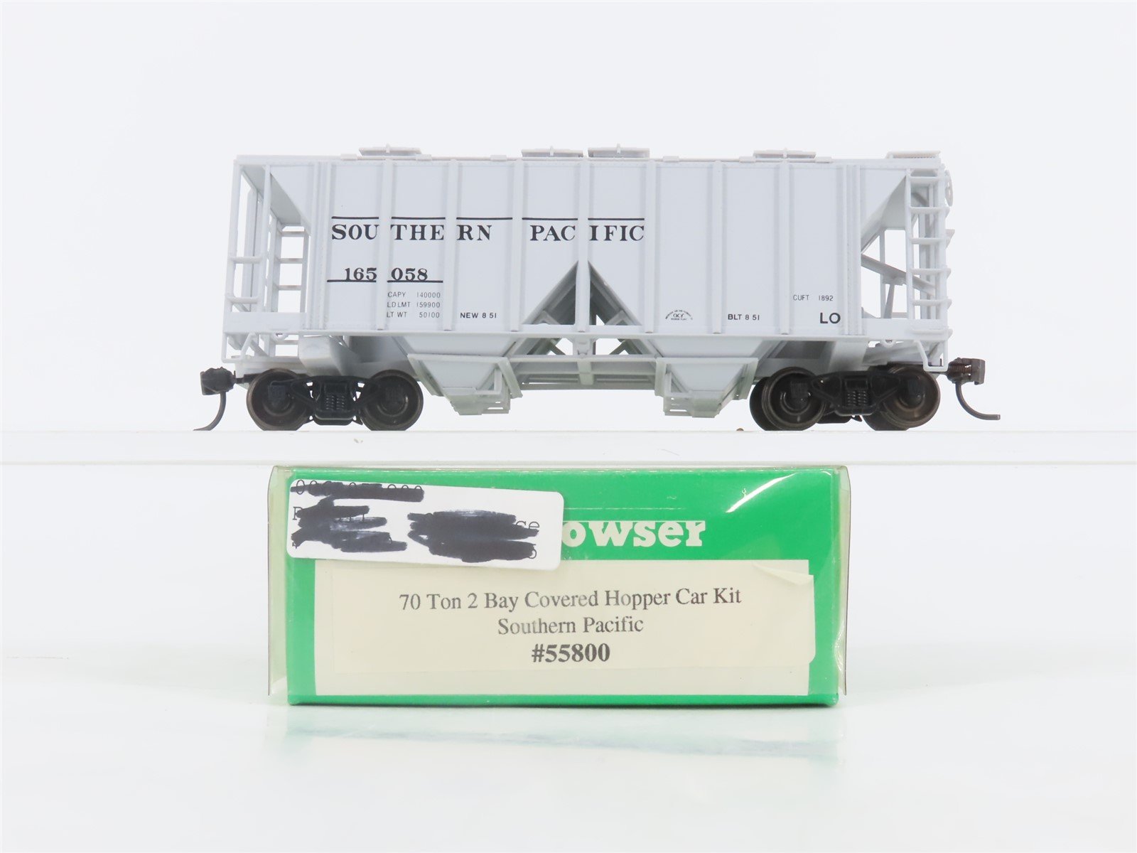 HO Scale Bowser 55800 SP Southern Pacific 2-Bay Covered Hopper #165058 -Upgraded