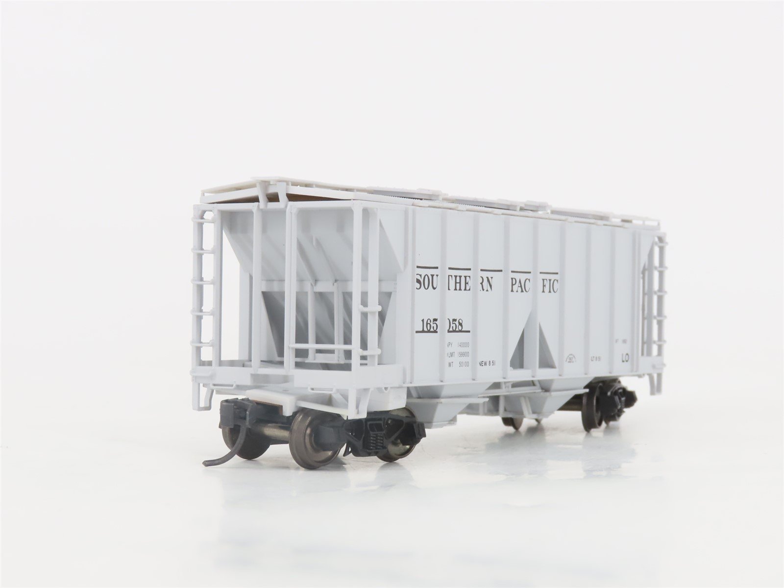 HO Scale Bowser 55800 SP Southern Pacific 2-Bay Covered Hopper #165058 -Upgraded