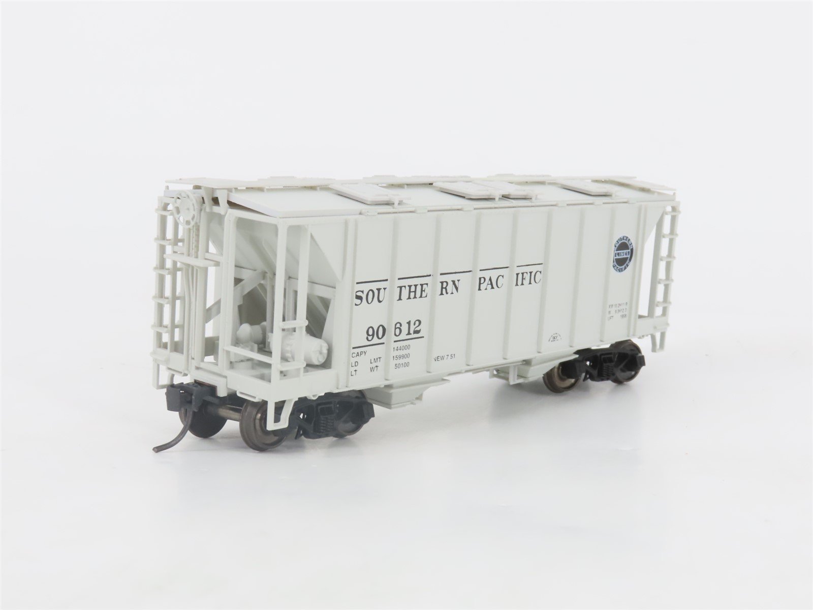 HO Scale Bowser 56109 SP Southern Pacific 2-Bay Covered Hopper #90612 -Upgraded