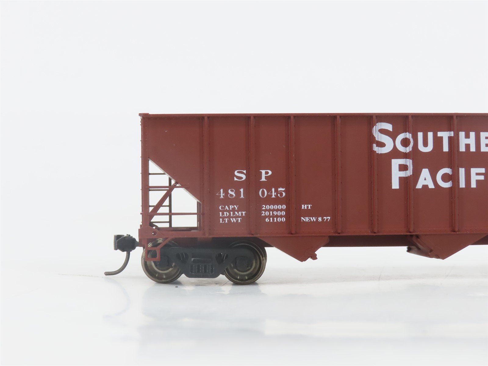 HO Scale Bowser 55111 SP Southern Pacific 45' 3-Bay Hopper #481045 - Upgraded