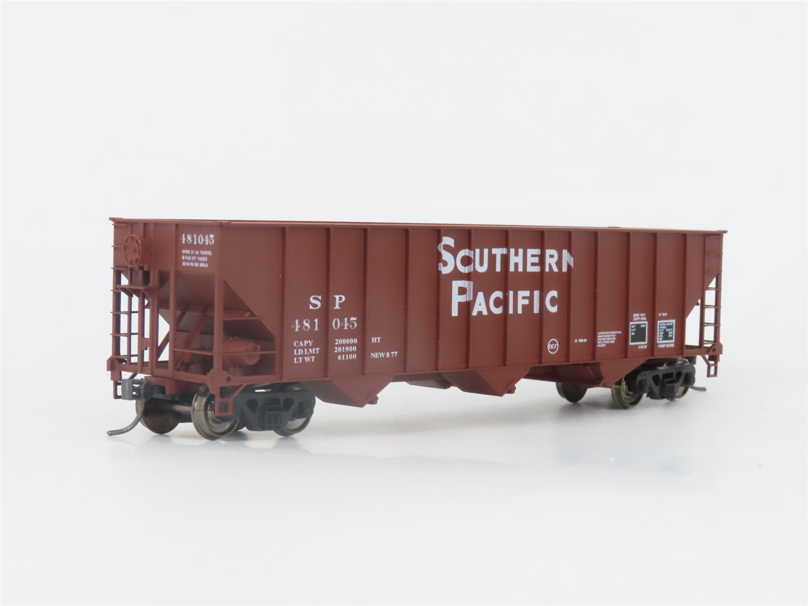 HO Scale Bowser 55111 SP Southern Pacific 45' 3-Bay Hopper #481045 - Upgraded