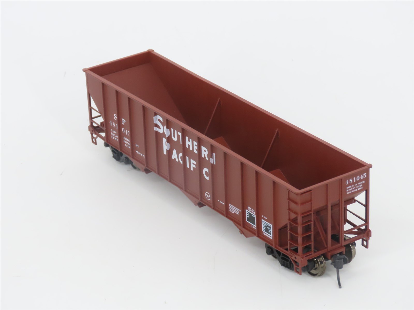 HO Scale Bowser 55111 SP Southern Pacific 45' 3-Bay Hopper #481045 - Upgraded