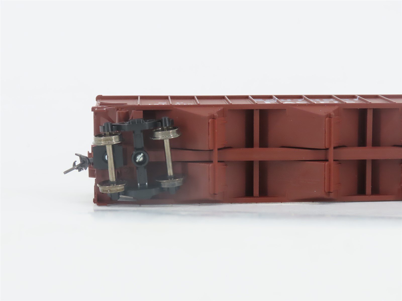 HO Scale Bowser 55111 SP Southern Pacific 45' 3-Bay Hopper #481045 - Upgraded