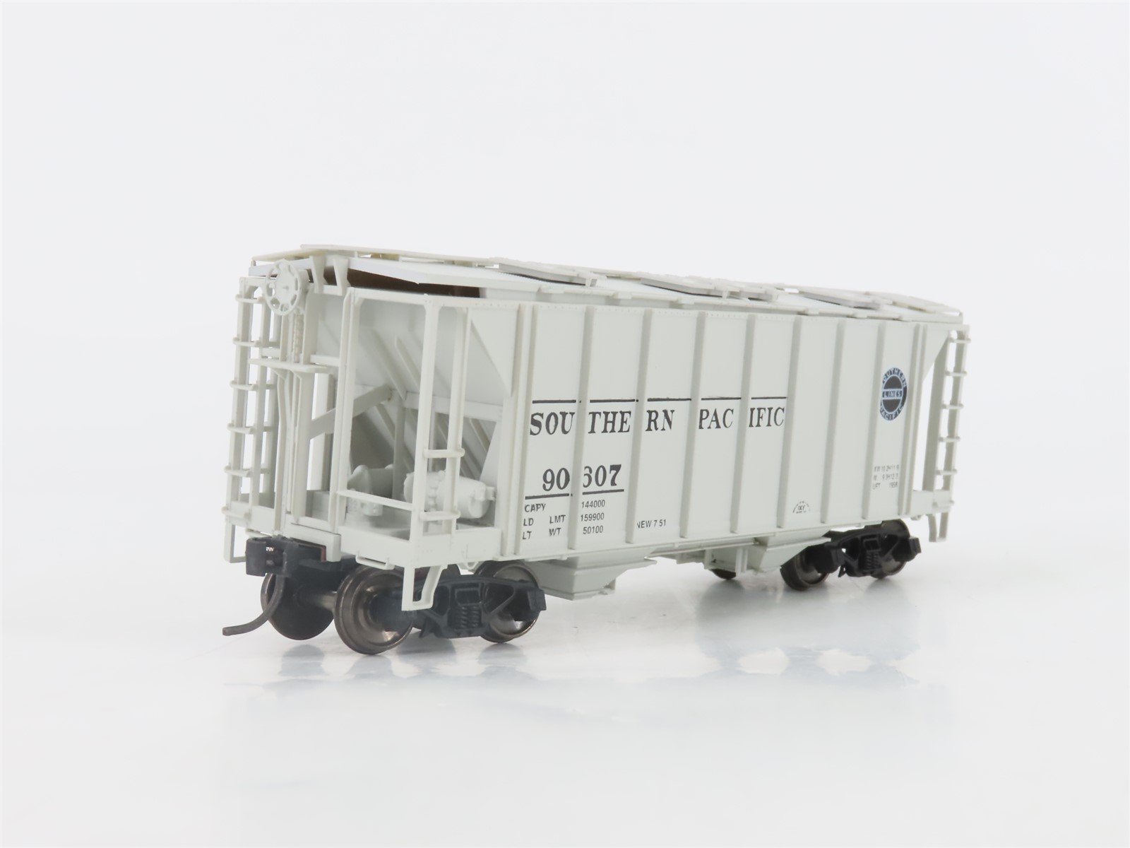 HO Scale Bowser 56109 SP Southern Pacific 2-Bay Covered Hopper #90607 - Upgraded