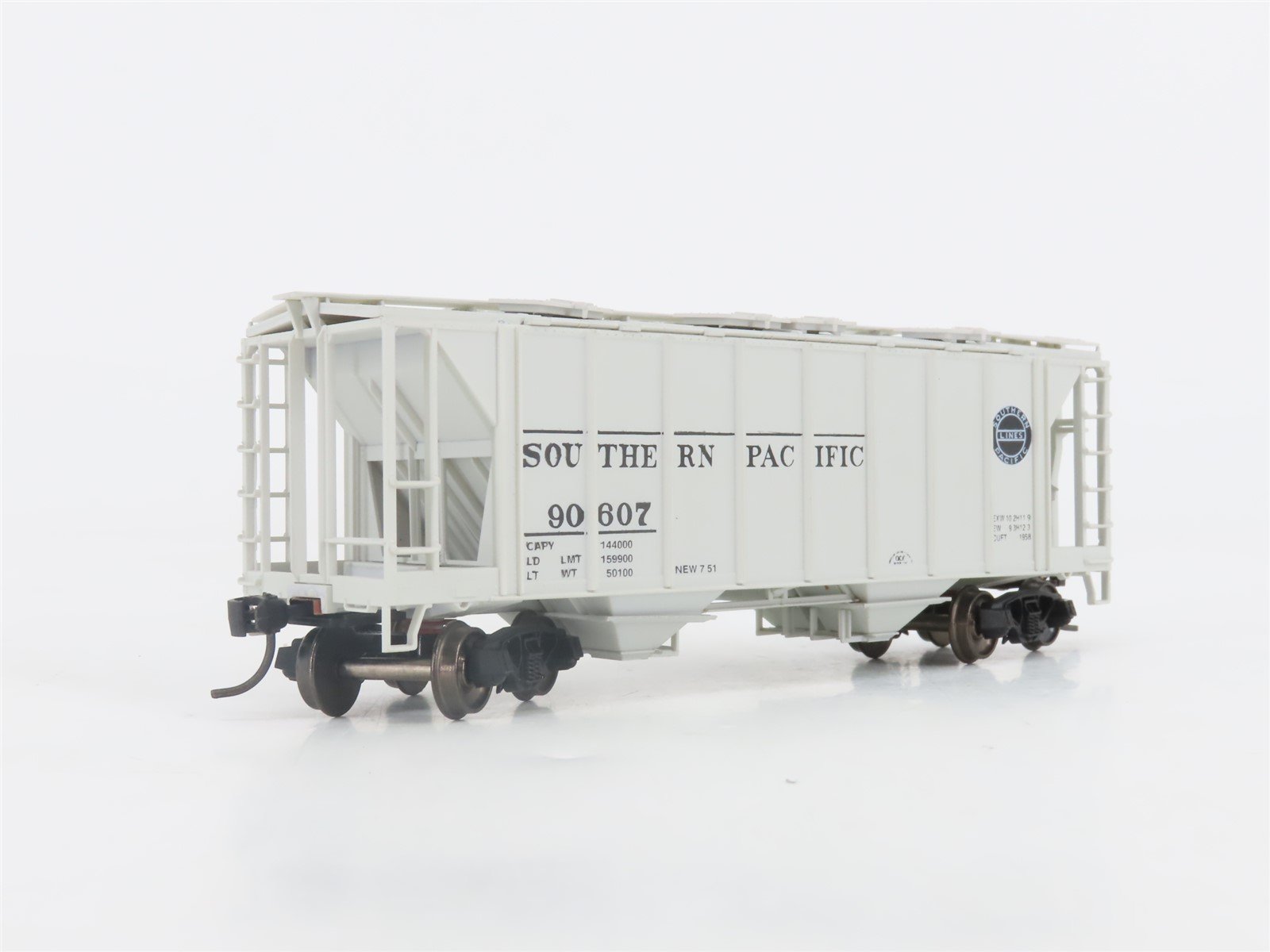 HO Scale Bowser 56109 SP Southern Pacific 2-Bay Covered Hopper #90607 - Upgraded