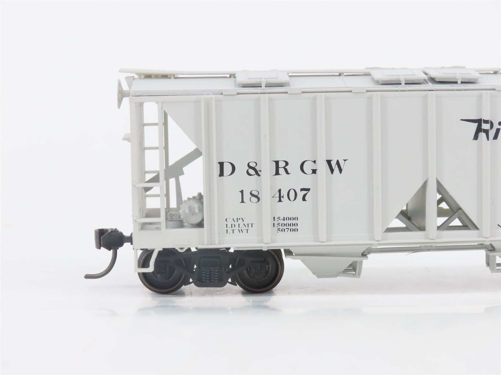HO Scale Bowser 55615 D&RGW Rio Grande 2-Bay Covered Hopper #18407 - Upgraded