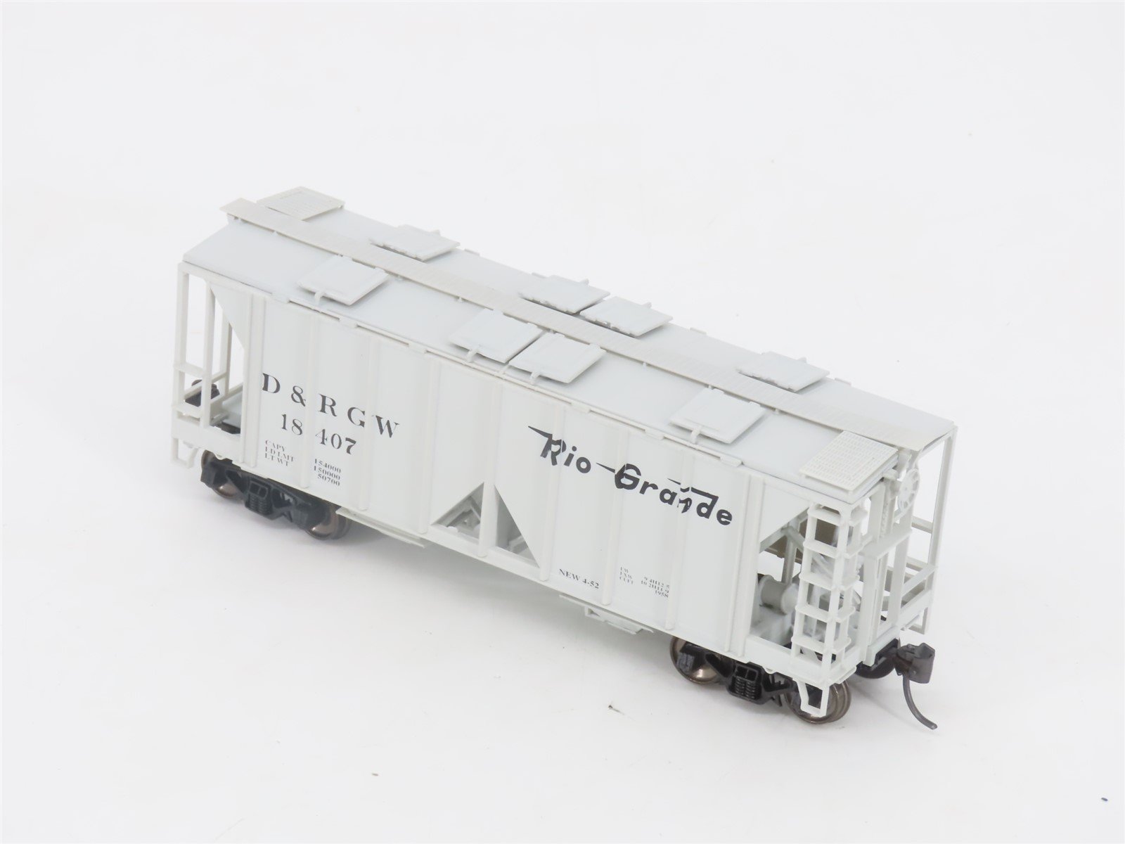 HO Scale Bowser 55615 D&RGW Rio Grande 2-Bay Covered Hopper #18407 - Upgraded