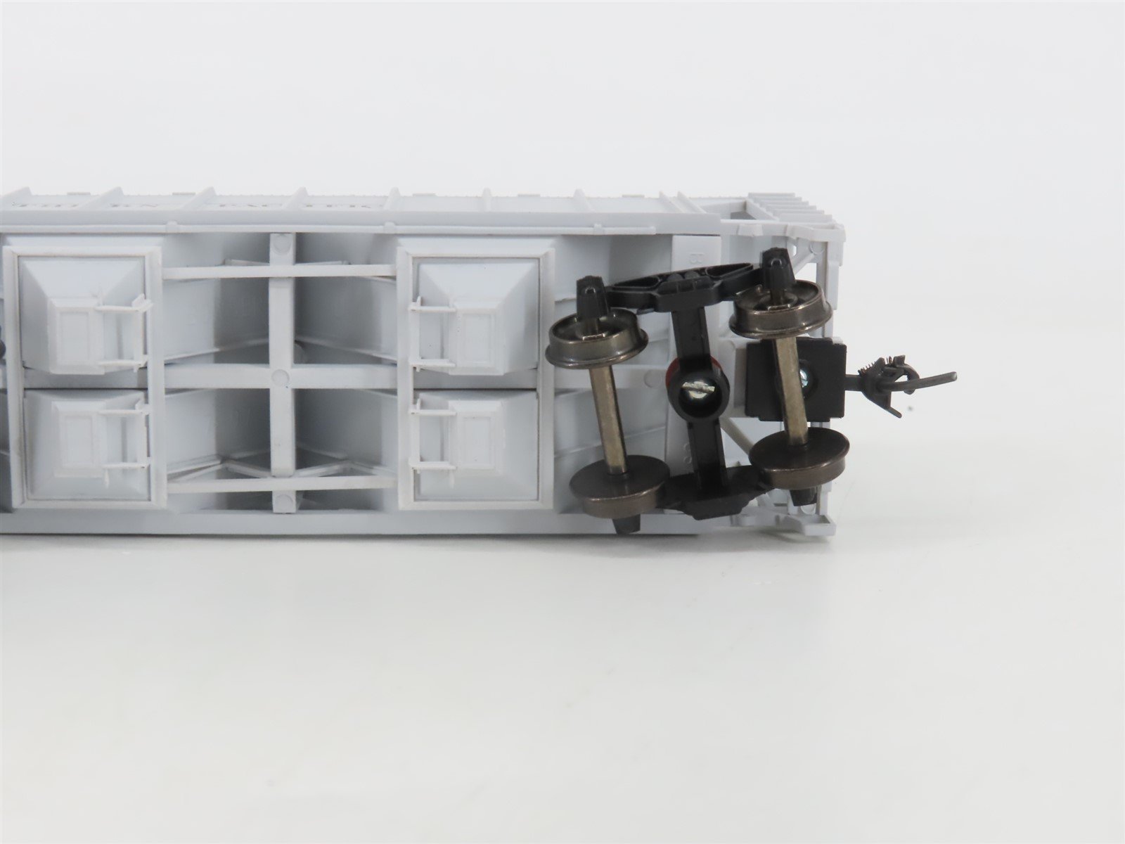 HO Scale Bowser 55800 SP Southern Pacific 2-Bay Covered Hopper #165050 -Upgraded