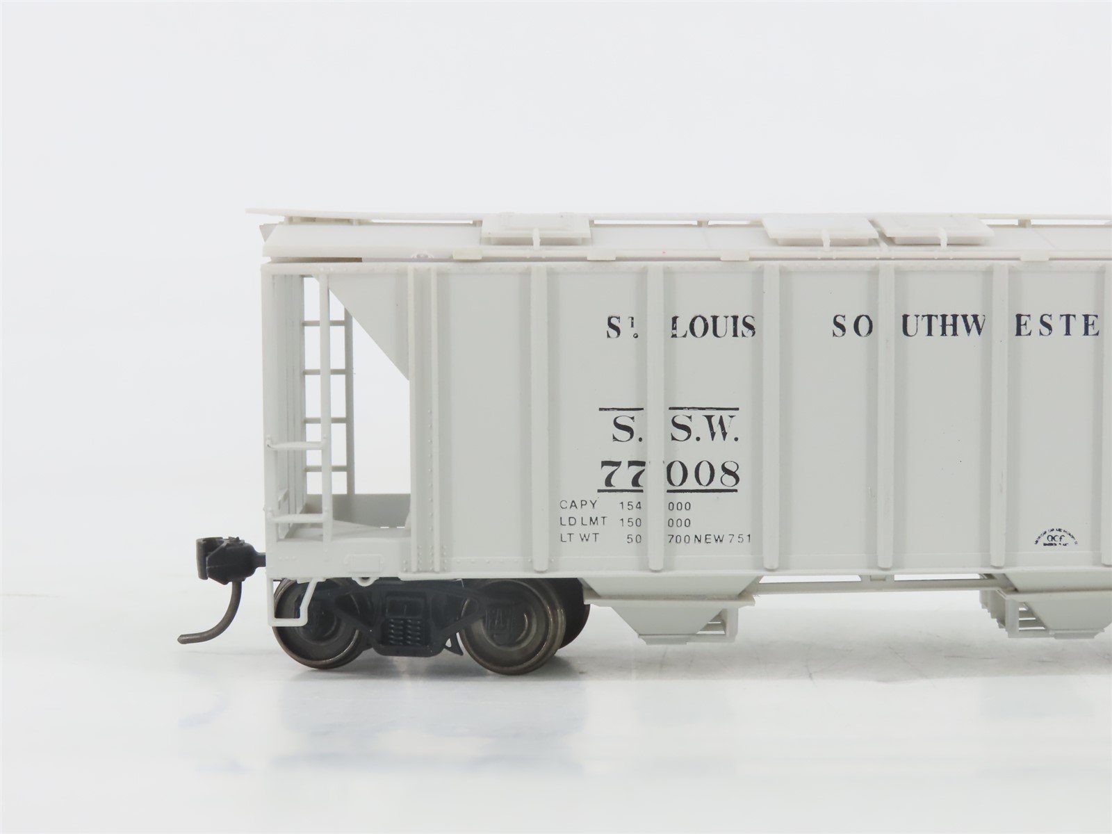 HO Scale Bowser 56110 SSW Cotton Belt 2-Bay Covered Hopper #77008 -Upgraded