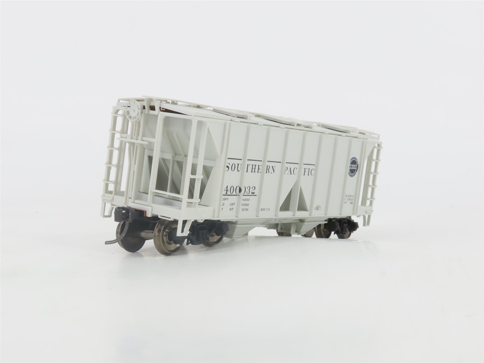 HO Scale Bowser 55801 SP Southern Pacific 2-Bay Covered Hopper #400032 -Upgraded