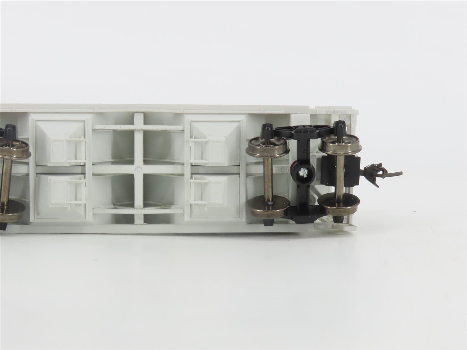 HO Scale Bowser 55801 SP Southern Pacific 2-Bay Covered Hopper #400032 -Upgraded