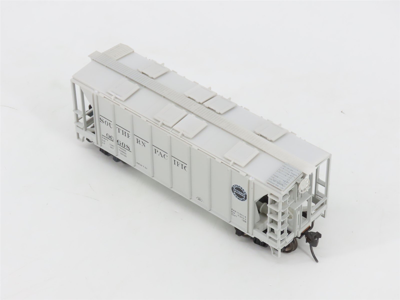 HO Scale Bowser 56109 SP Southern Pacific 2-Bay Covered Hopper #90608 -Upgraded