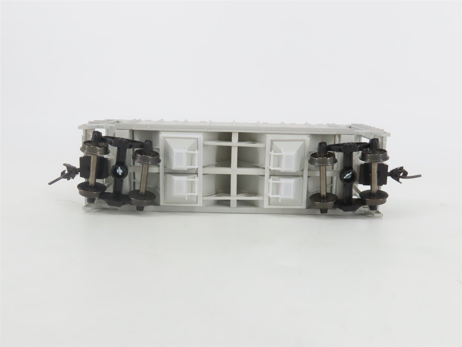 HO Scale Bowser 56109 SP Southern Pacific 2-Bay Covered Hopper #90608 -Upgraded