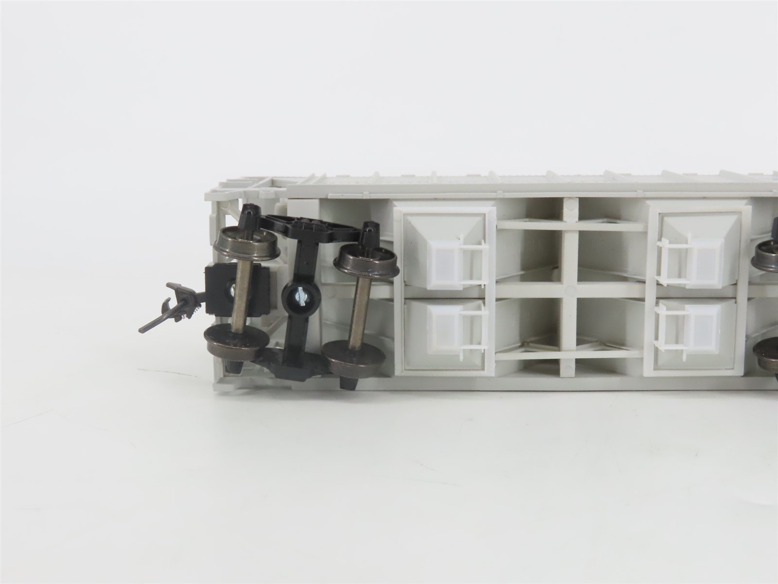HO Scale Bowser 56109 SP Southern Pacific 2-Bay Covered Hopper #90608 -Upgraded