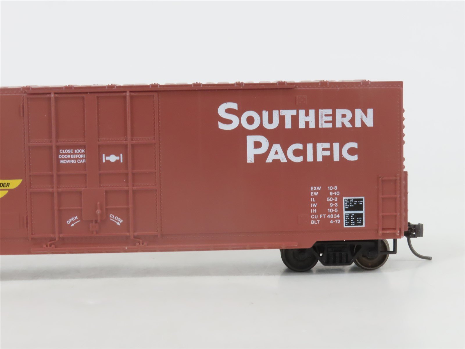 HO Roundhouse 01766 SP Southern Pacific 50' Hi-Cube Box Car #674900 - Upgraded