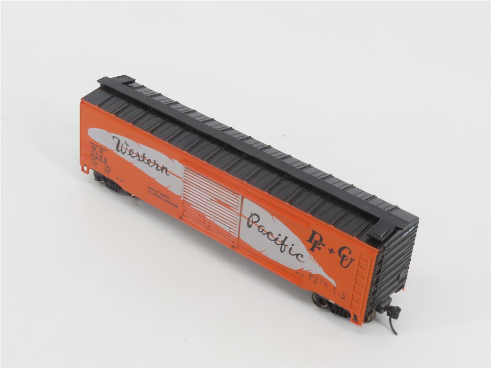 HO Scale Roundhouse 1220 WP Western Pacific Feather 50' Box Car #3069 -Upgraded