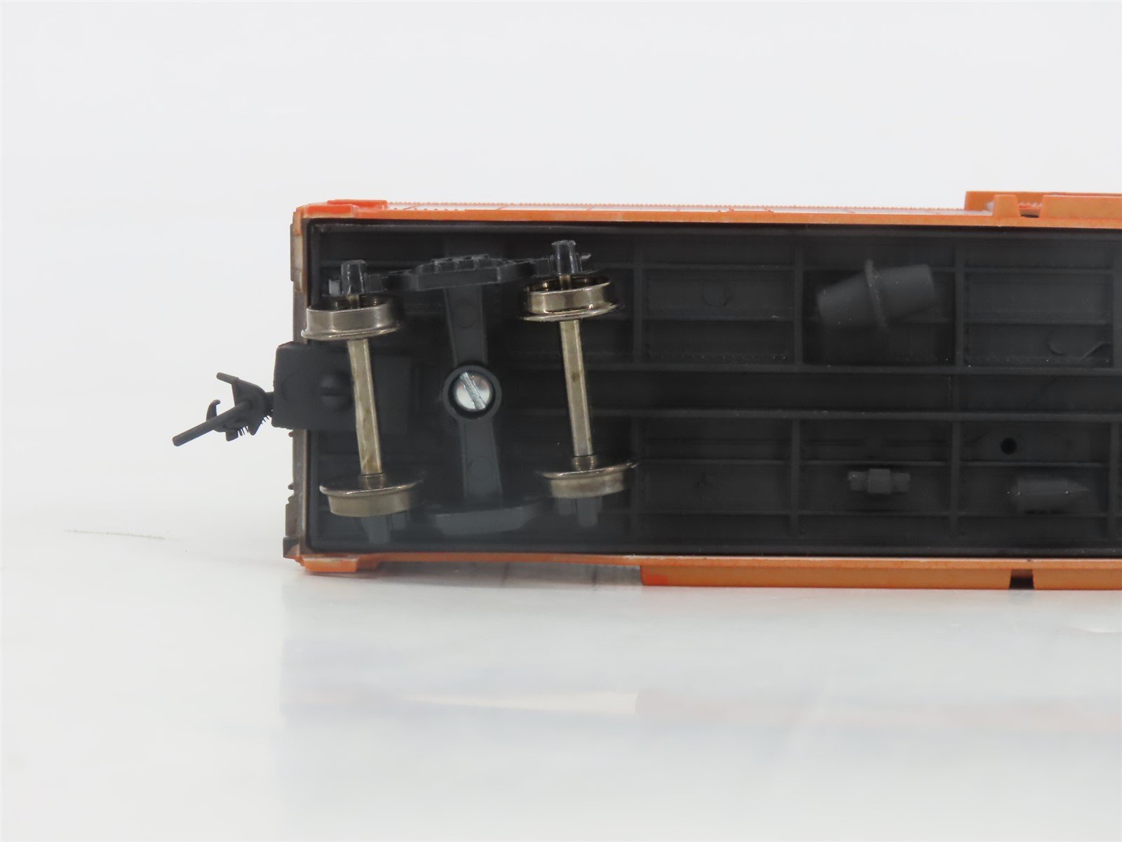 HO Scale Roundhouse 1220 WP Western Pacific Feather 50' Box Car #3069 -Upgraded