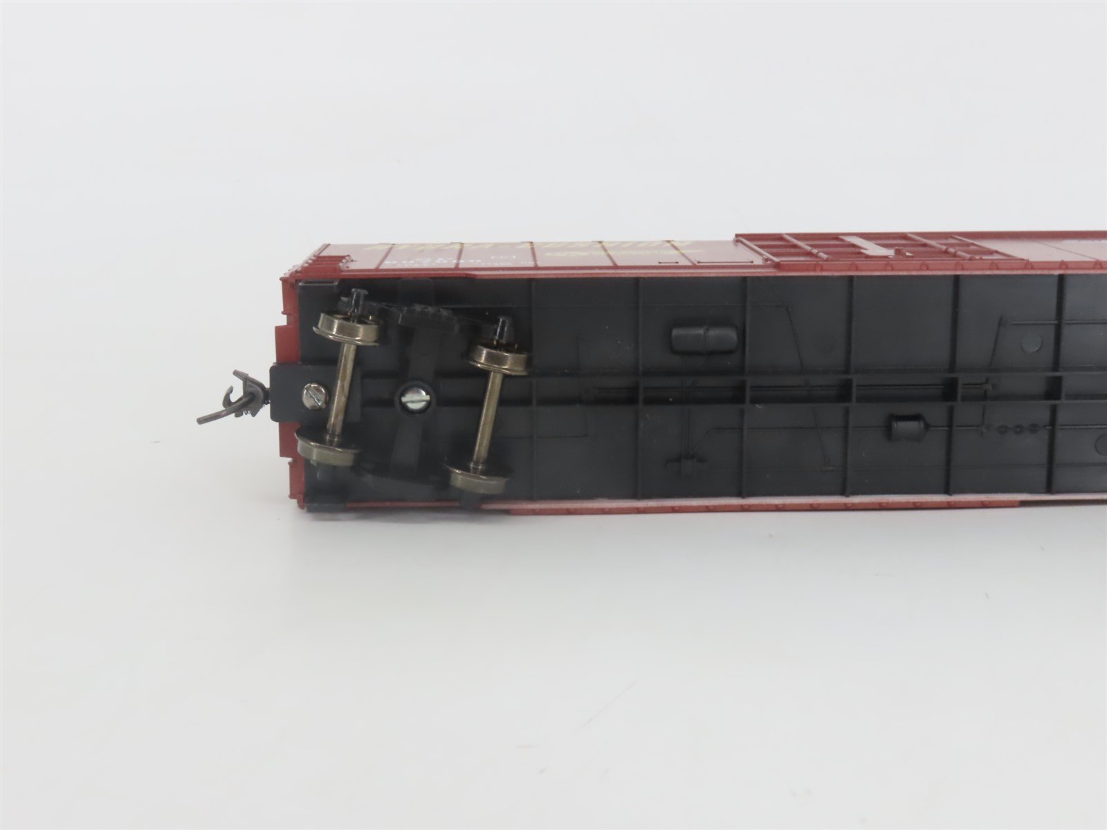 HO Scale Roundhouse 1768 SP Southern Pacific 50' Box Car #697000 - Upgraded