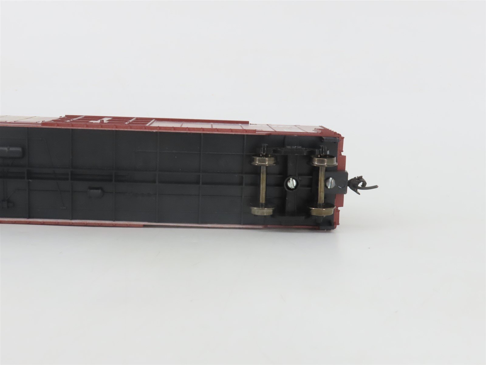HO Scale Roundhouse 1768 SP Southern Pacific 50' Box Car #697000 - Upgraded