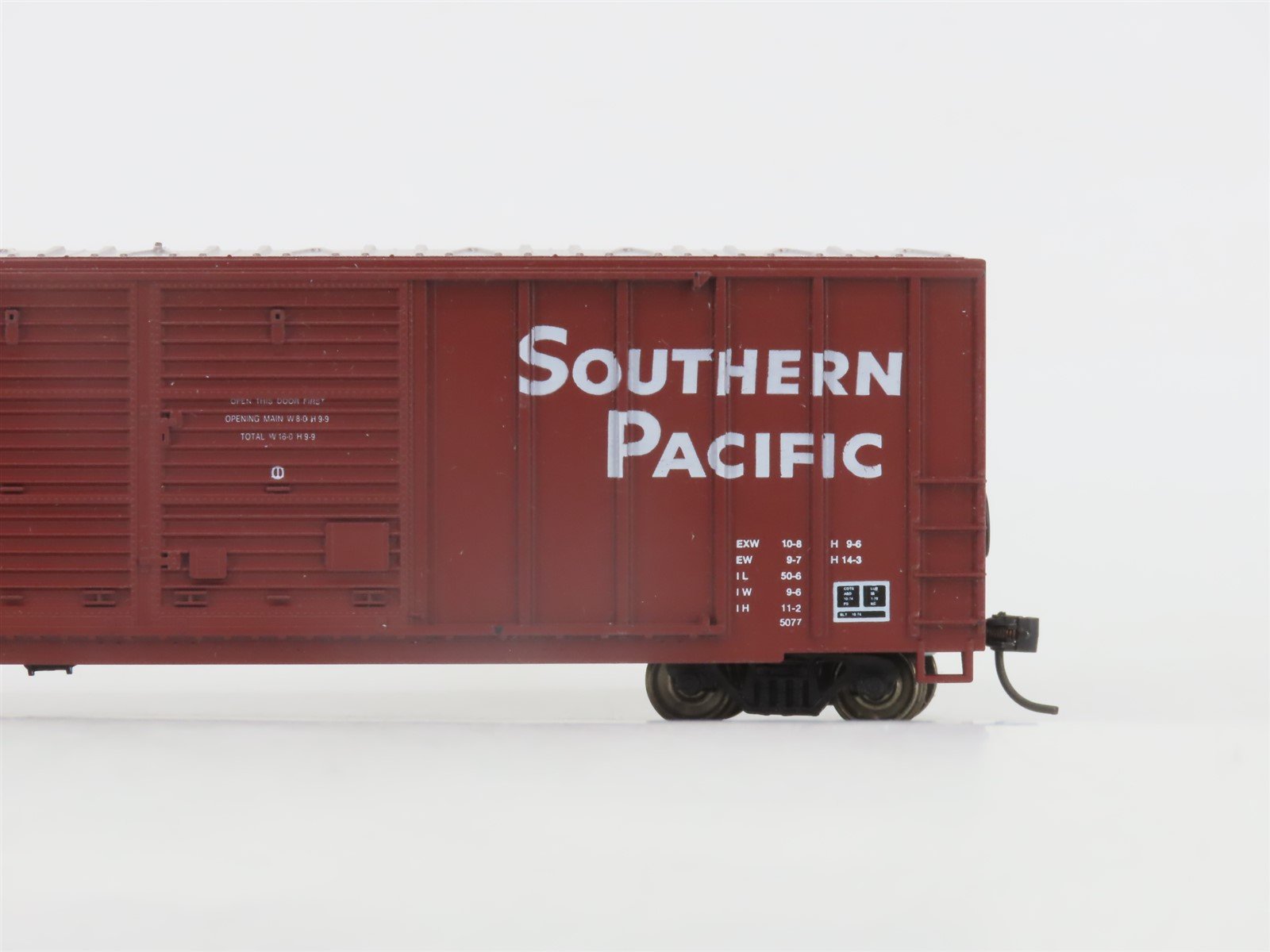 HO Scale Roundhouse 1986 SP Southern Pacific 50' Box Car #246464 - Upgraded
