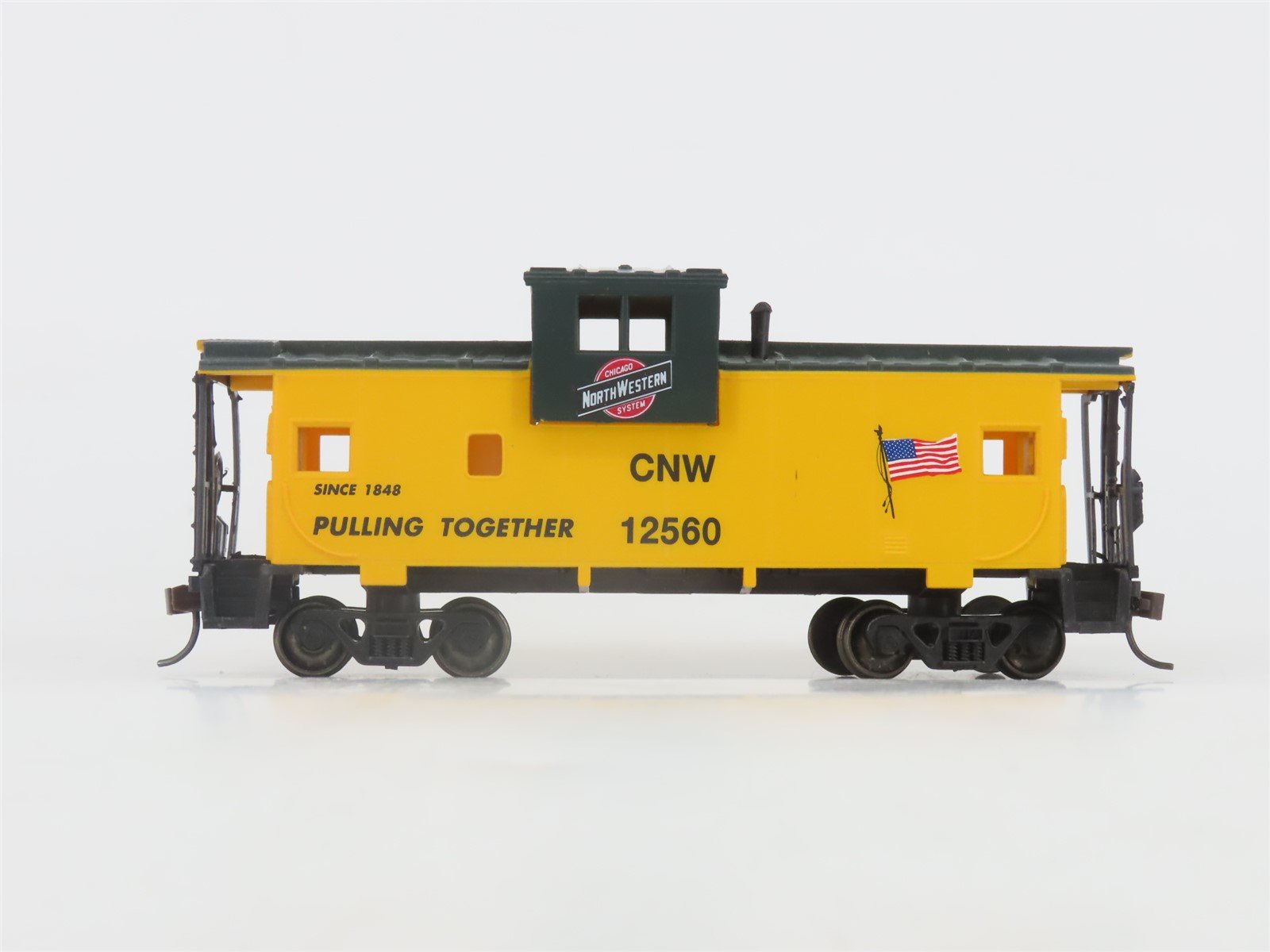 HO Scale Walthers Trainline 931-510 CNW Chicago North Western Caboose #12560