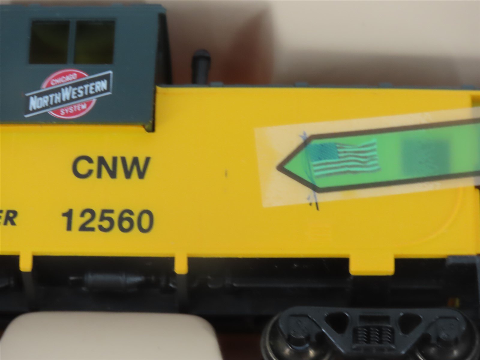 HO Scale Walthers Trainline 931-510 CNW Chicago North Western Caboose #12560