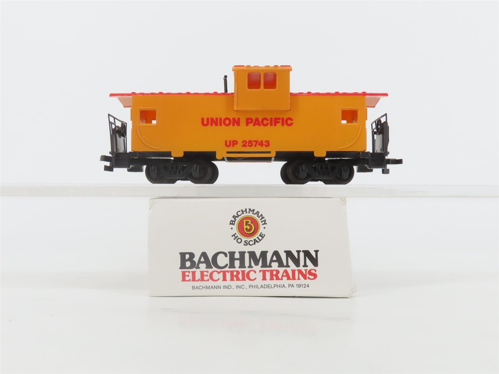 HO Scale Bachmann UP Union Pacific Railroad Cupola Caboose #25743