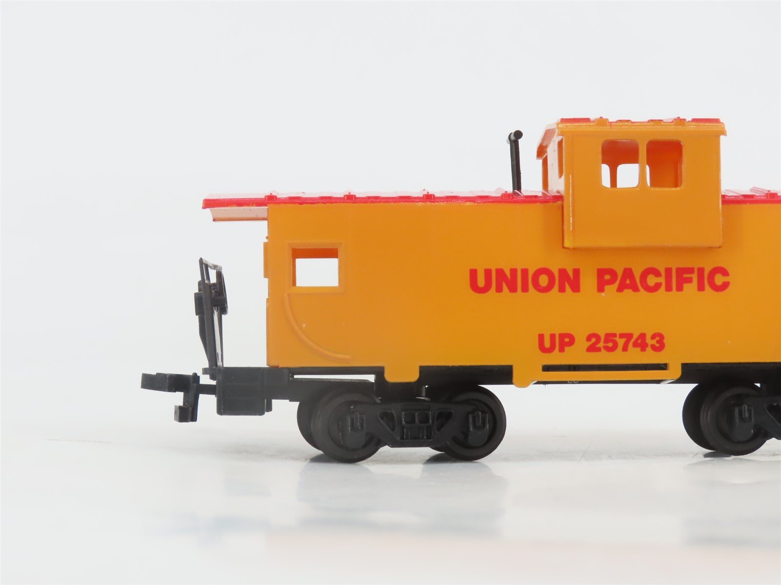 HO Scale Bachmann UP Union Pacific Railroad Cupola Caboose #25743