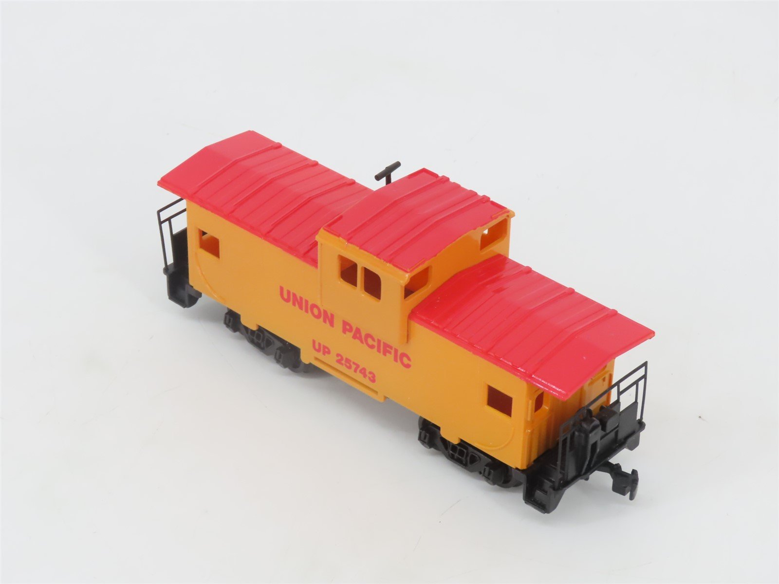 HO Scale Bachmann UP Union Pacific Railroad Cupola Caboose #25743