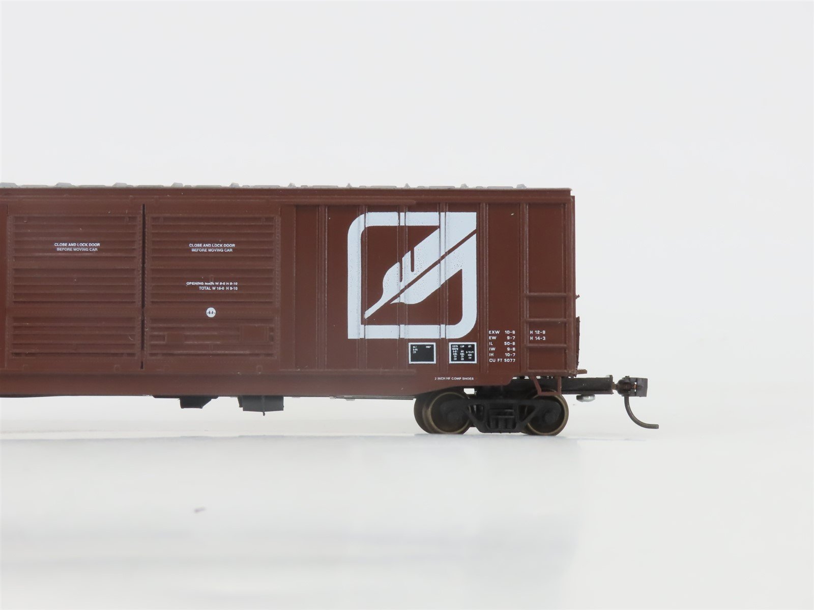 HO Scale LBF 1223 WP Western Pacific Feather 52' Double Door Box Car #38300