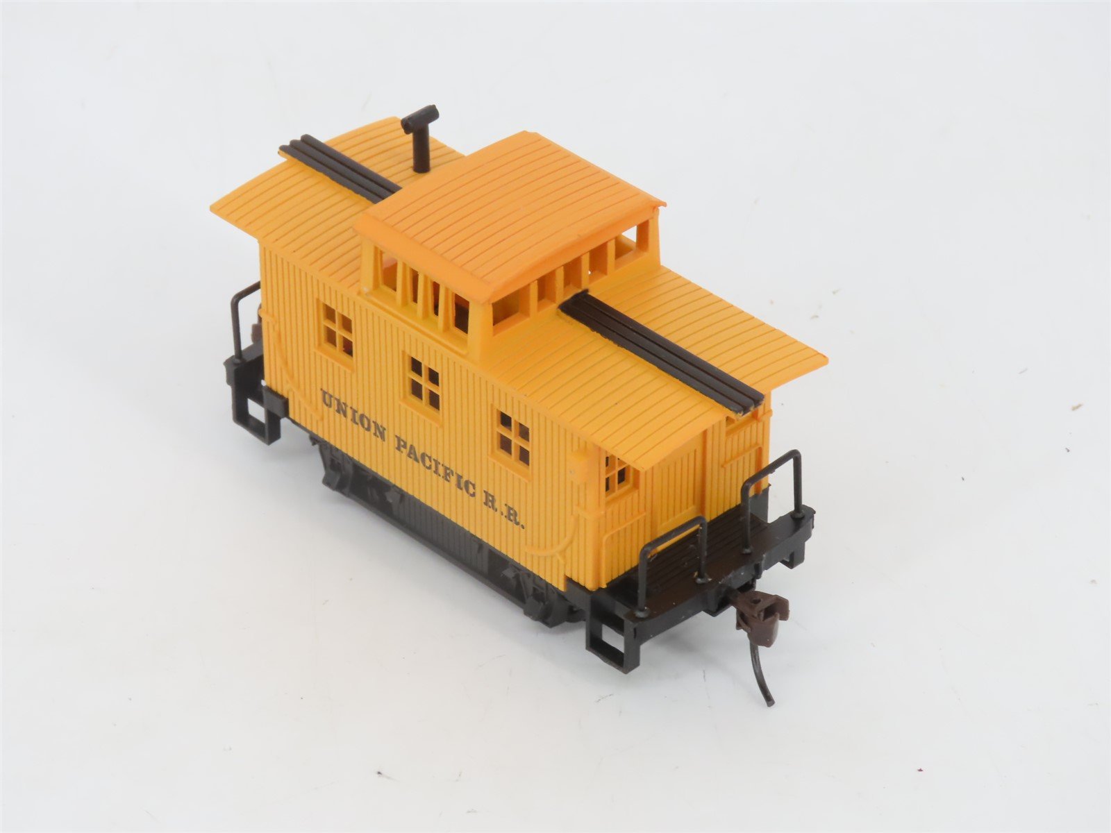 HO Scale Bachmann 72701 UP Union Pacific Railroad 21' Old Time Caboose