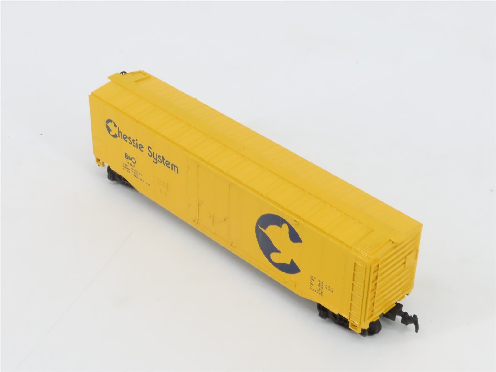 HO Scale Bachmann 43-1010-09 B&O Chessie System 51' Plug Door Box Car #11147