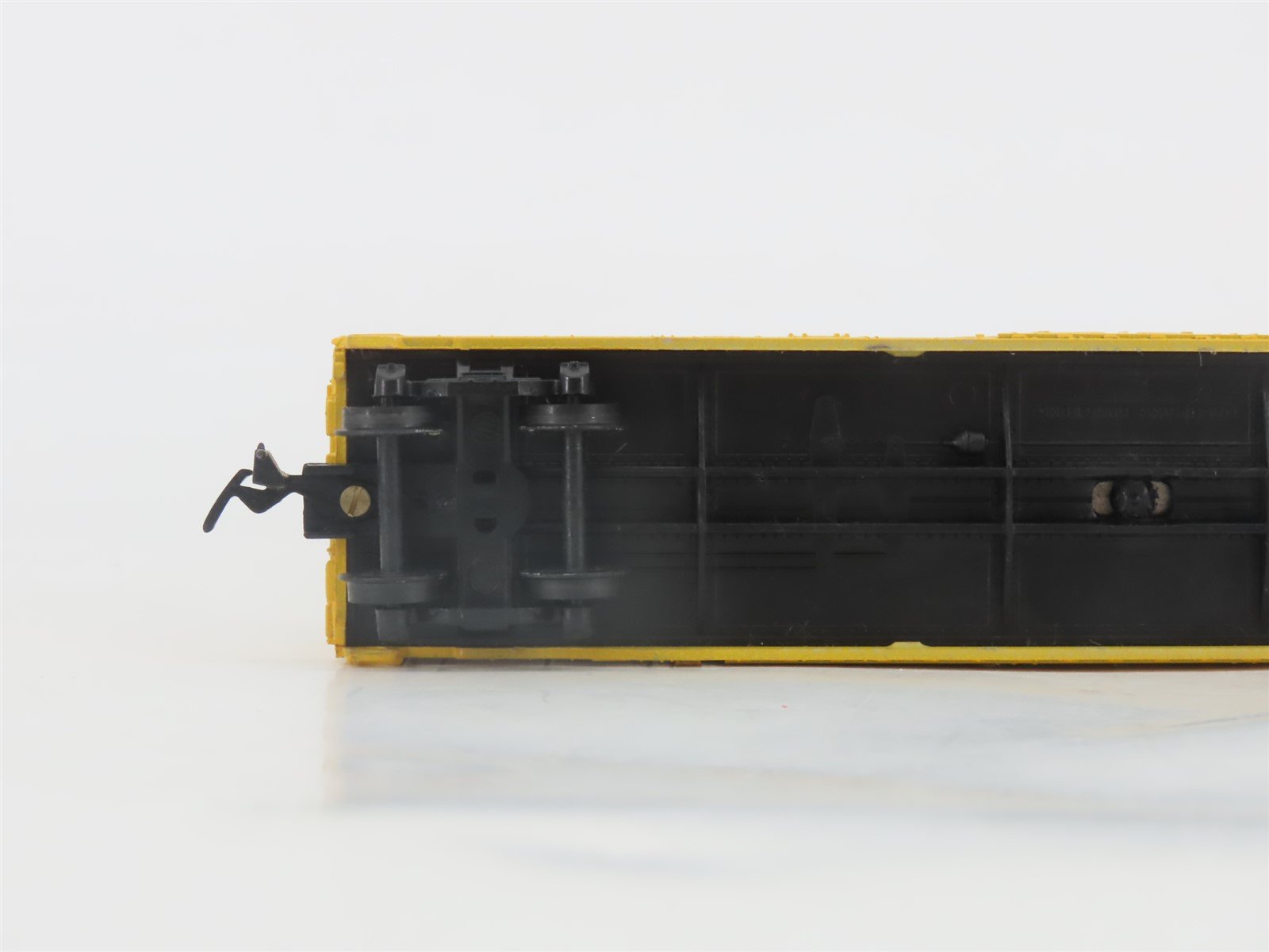HO Scale Bachmann 43-1010-09 B&O Chessie System 51' Plug Door Box Car #11147