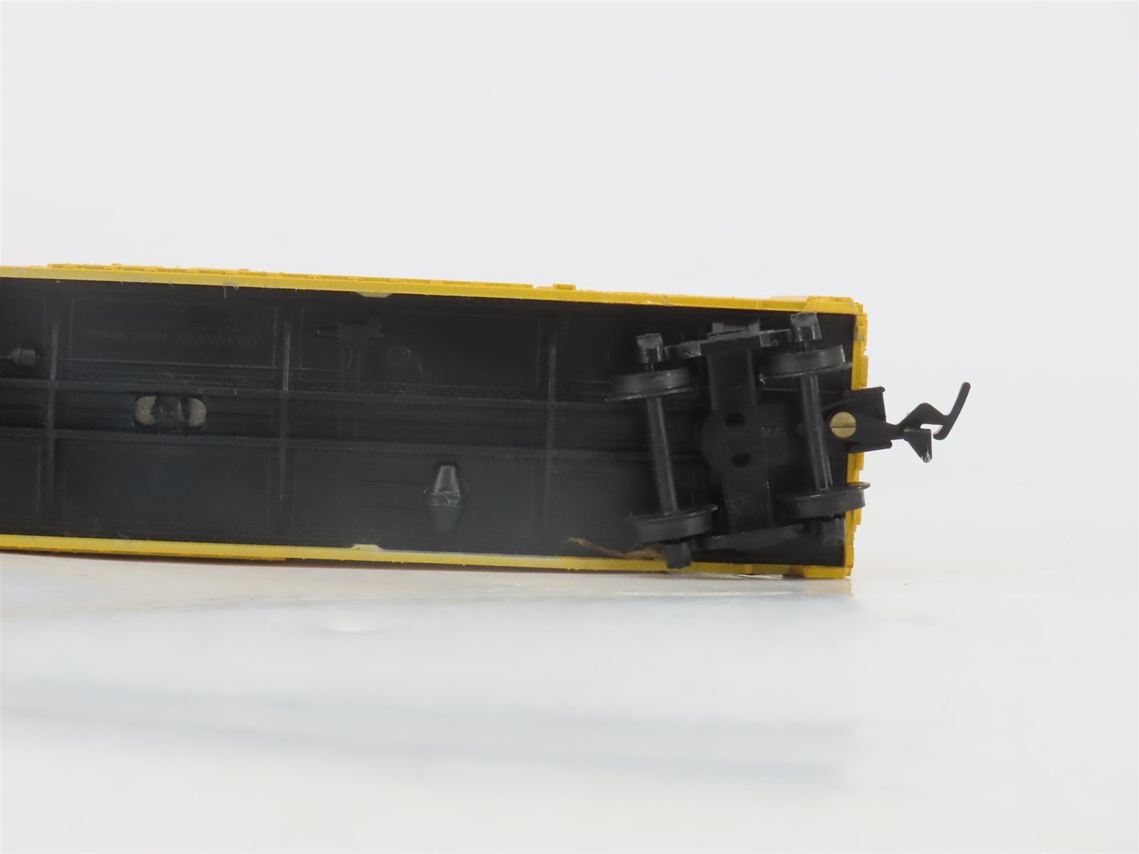 HO Scale Bachmann 43-1010-09 B&O Chessie System 51' Plug Door Box Car #11147