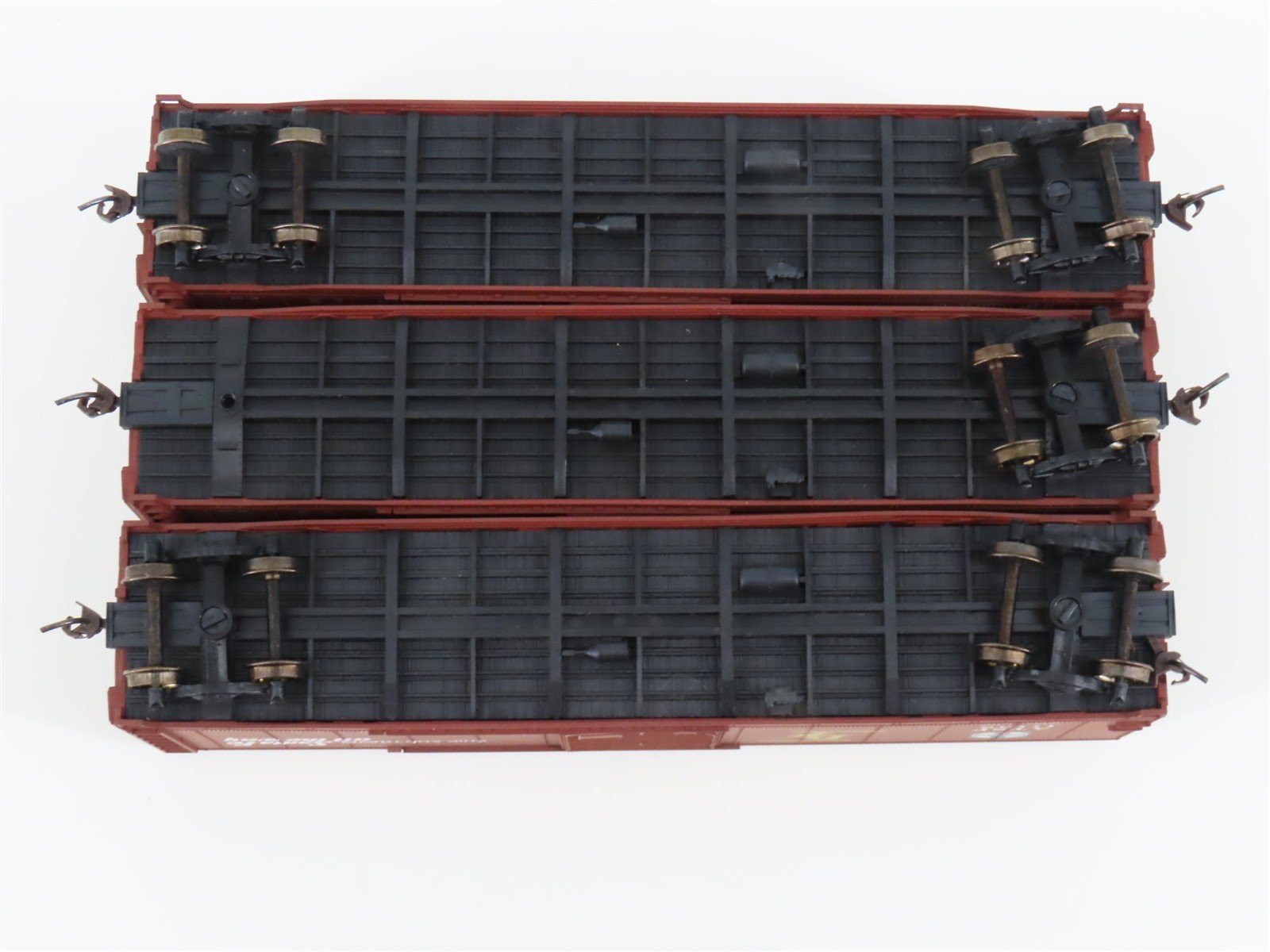 HO Scale Accurail 3344 ATSF Santa Fe 50' AAR Steel Box Car 3-Pack - Upgraded