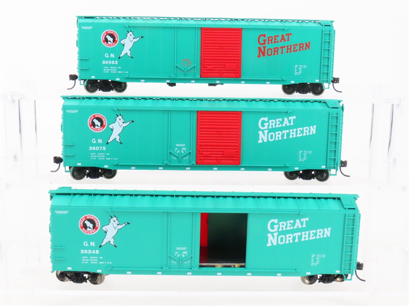 HO Scale Accurail 3358 GN Great Northern 