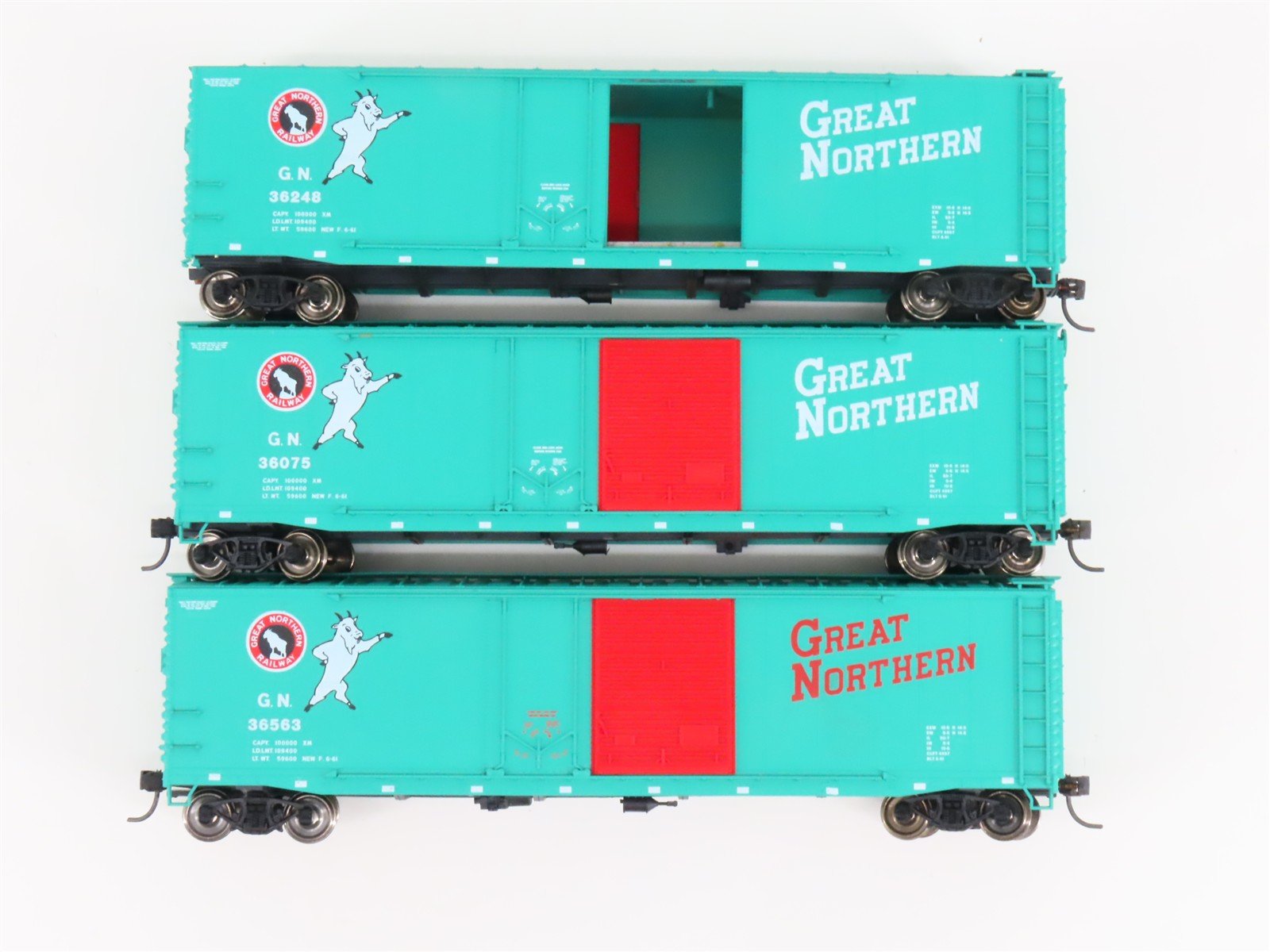 HO Scale Accurail 3358 GN Great Northern 