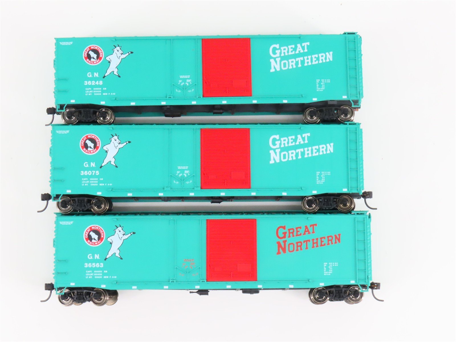 HO Scale Accurail 3358 GN Great Northern 